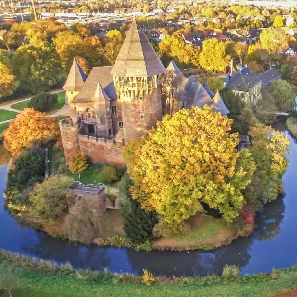 Burg Linn in Krefeld aus der Vogelperspektive